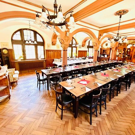 Hotel Hoepfner Burghof คาร์ลสรูเฮอ ภายนอก รูปภาพ
