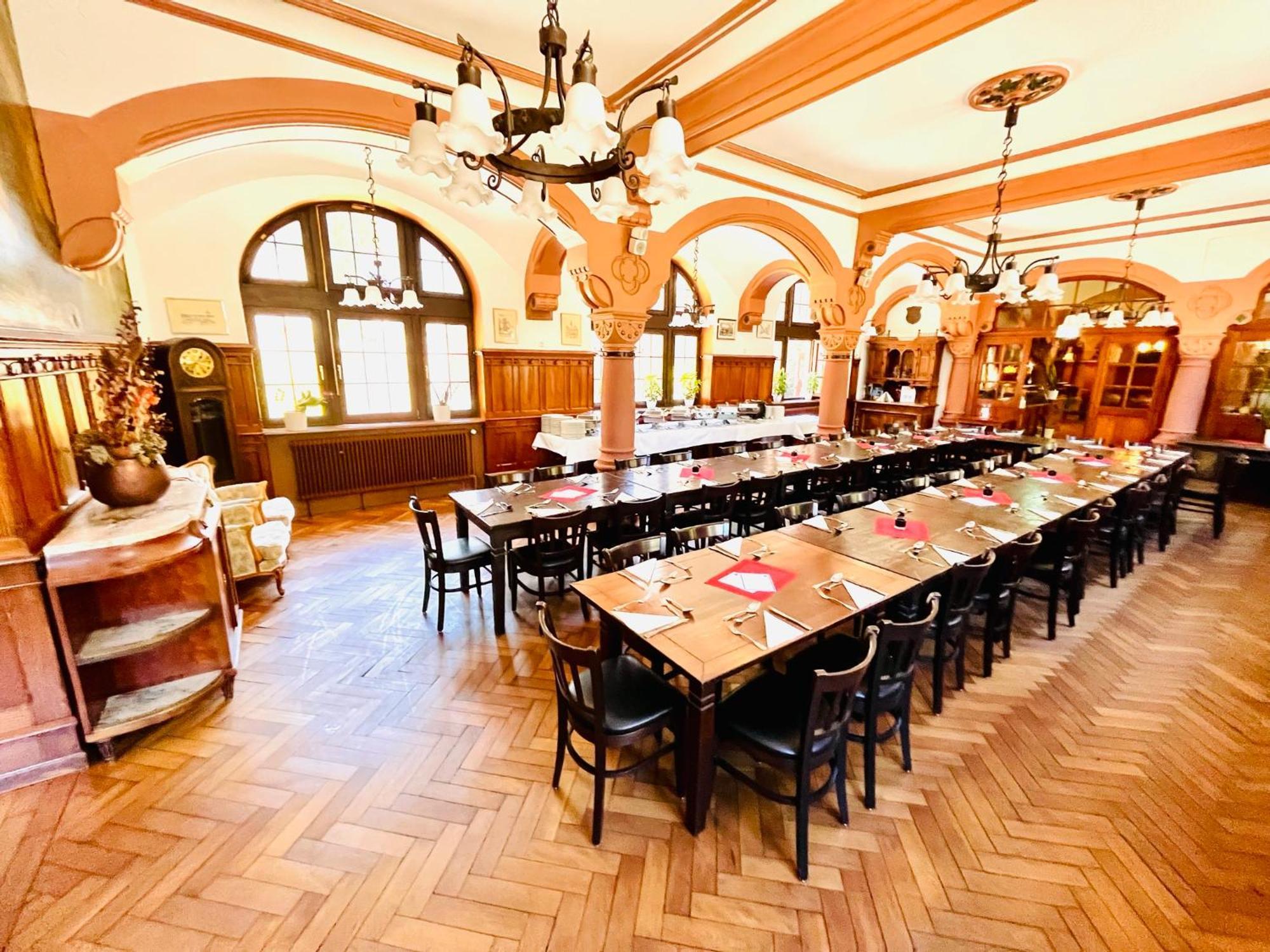 Hotel Hoepfner Burghof คาร์ลสรูเฮอ ภายนอก รูปภาพ