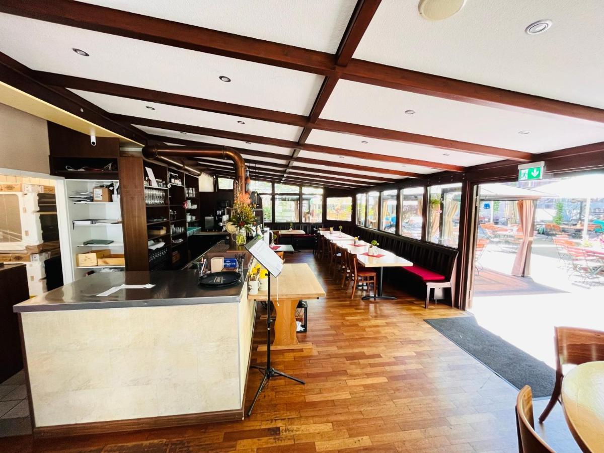 Hotel Hoepfner Burghof คาร์ลสรูเฮอ ภายนอก รูปภาพ