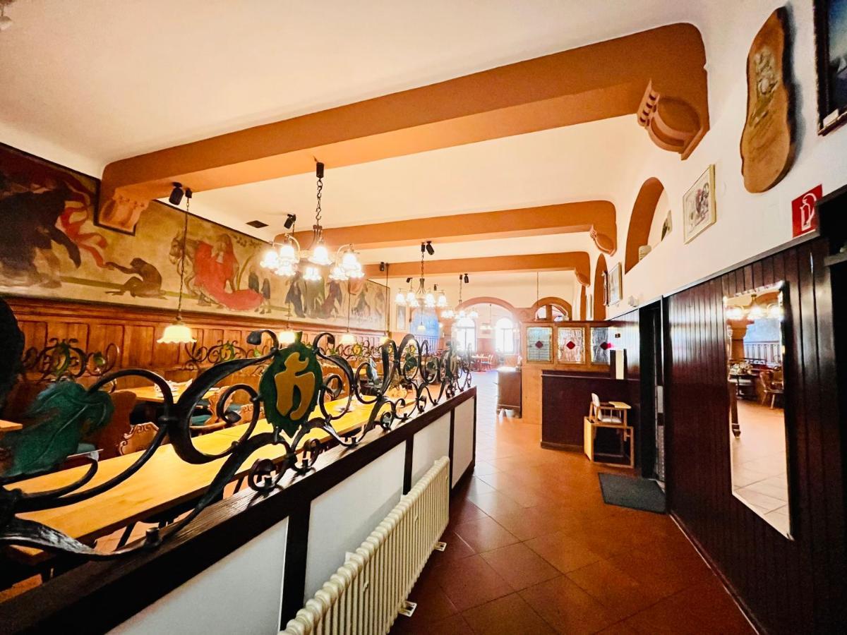Hotel Hoepfner Burghof คาร์ลสรูเฮอ ภายนอก รูปภาพ