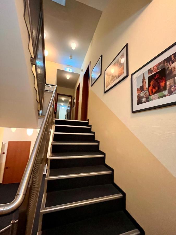 Hotel Hoepfner Burghof คาร์ลสรูเฮอ ภายนอก รูปภาพ